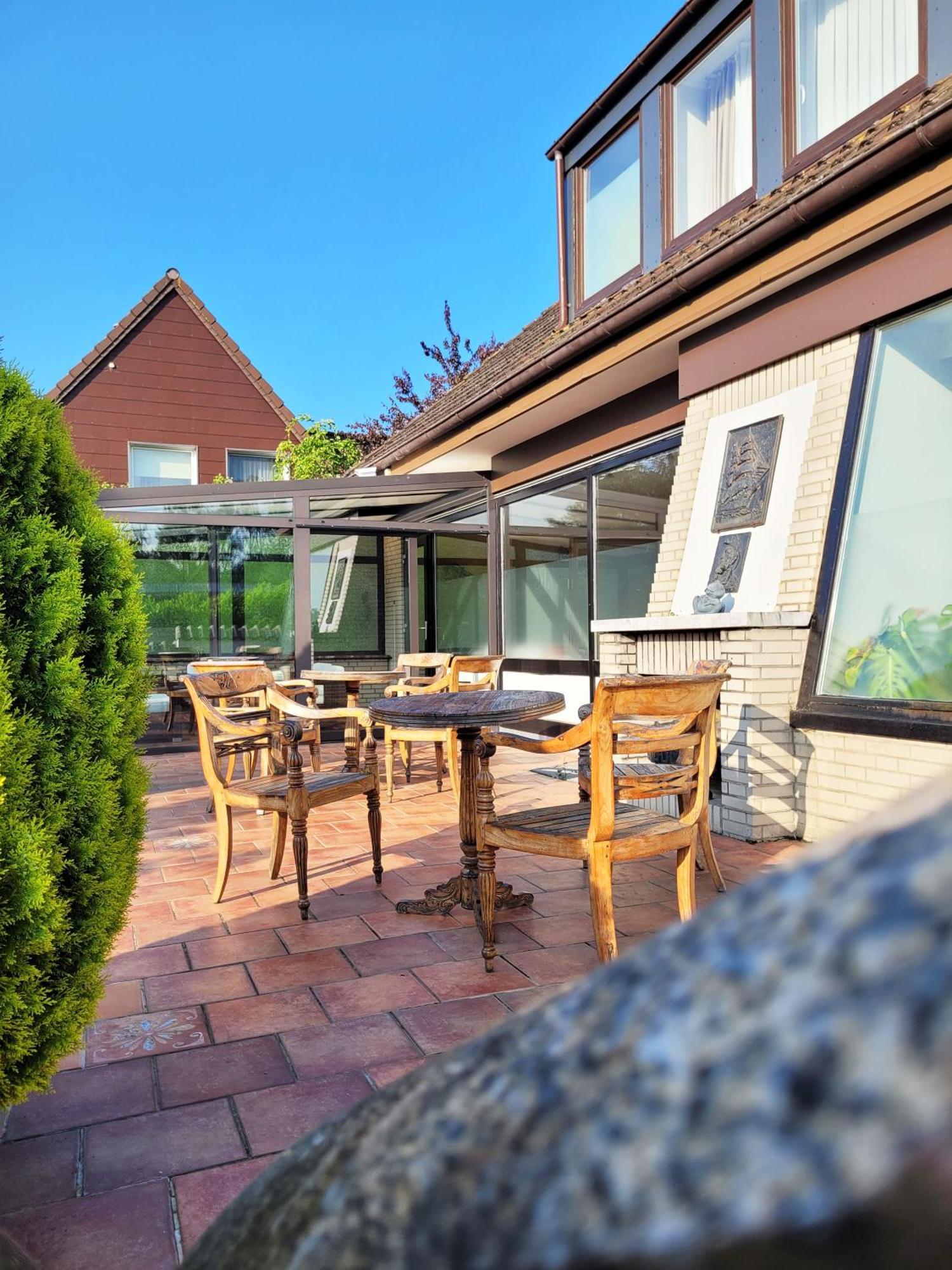 Strandnahe Luxus-Ferienwohnung mit Terrasse und Parkplatz Scharbeutz Exterior photo